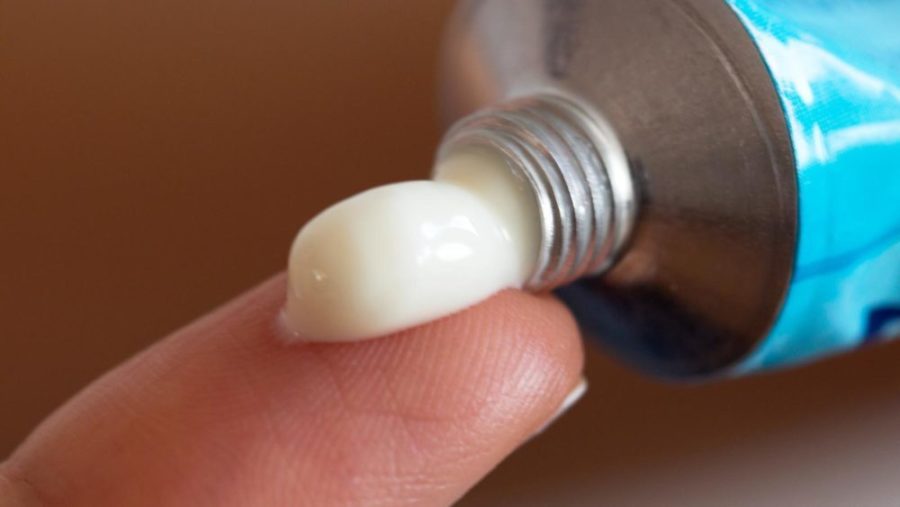 kakie-mazi-ot-gemorroya-mozhno-ispolzovat-pri-beremennosti-13-900x507-6435684