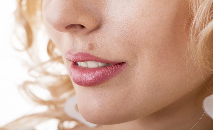 zagovor-ot-borodavok-chitat-na-nitku-na-ubyvayushhuyu-lunu-3756218